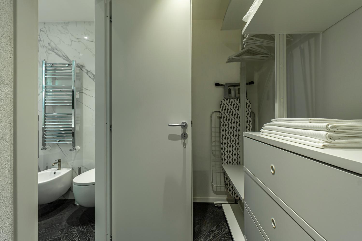 Righi Suite Apartment โบโลญญา ภายนอก รูปภาพ
